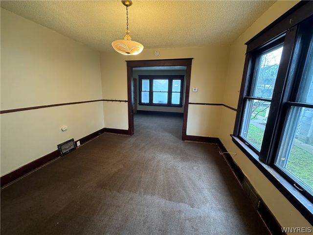 2419 Whitney Avenue, Niagara Falls, NY 14301
