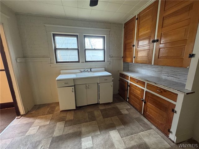 2419 Whitney Avenue, Niagara Falls, NY 14301