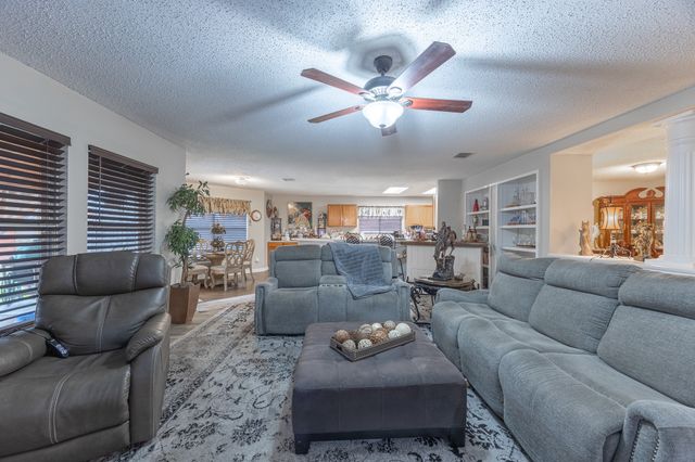 5260 Dillon Circle, Haltom City, TX 76137