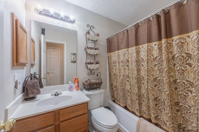 5260 Dillon Circle, Haltom City, TX 76137