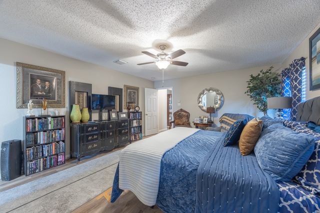 5260 Dillon Circle, Haltom City, TX 76137