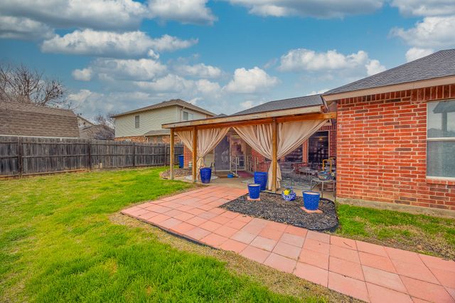 5260 Dillon Circle, Haltom City, TX 76137