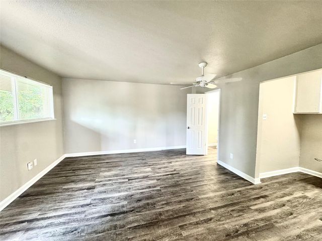 1756 W Main Street 22, Houston, TX 77098