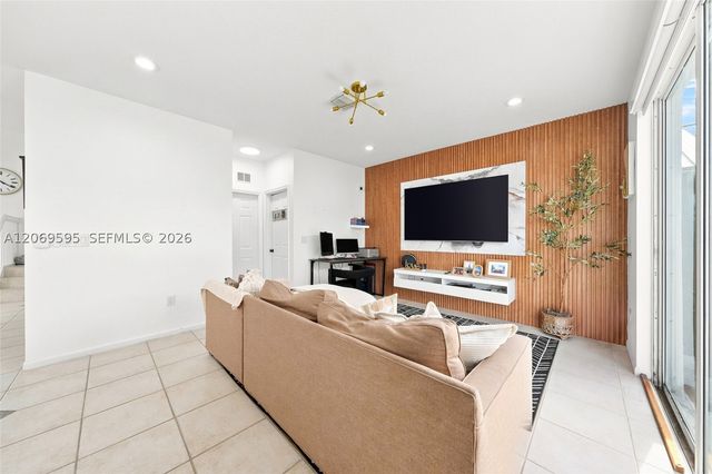 15872 NW 21st St, Pembroke Pines, FL 33028