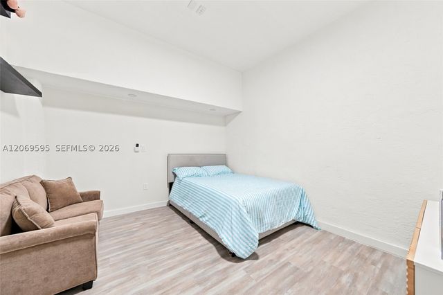15872 NW 21st St, Pembroke Pines, FL 33028