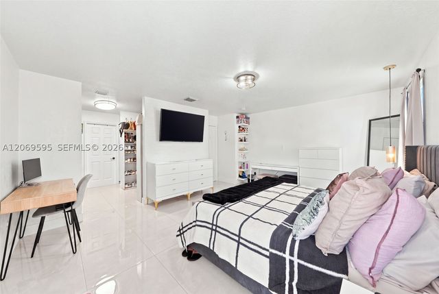 15872 NW 21st St, Pembroke Pines, FL 33028