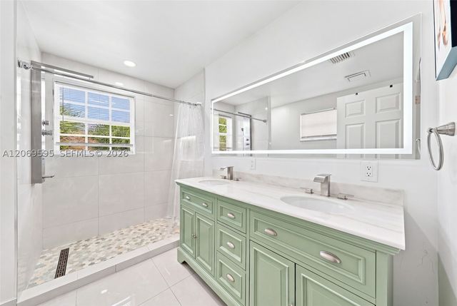 15872 NW 21st St, Pembroke Pines, FL 33028