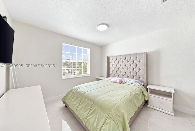 15872 NW 21st St, Pembroke Pines, FL 33028