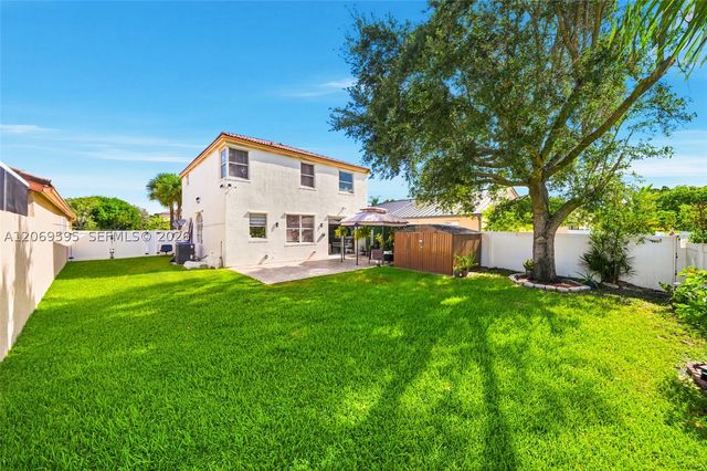 15872 NW 21st St, Pembroke Pines, FL 33028