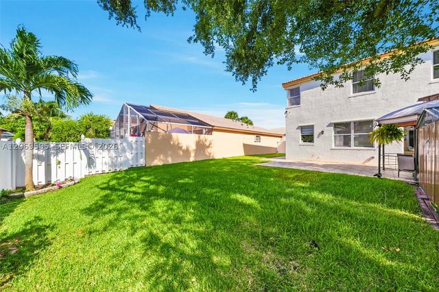 15872 NW 21st St, Pembroke Pines, FL 33028