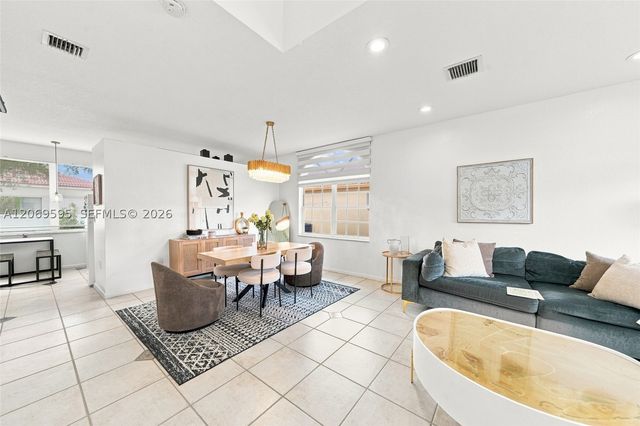 15872 NW 21st St, Pembroke Pines, FL 33028