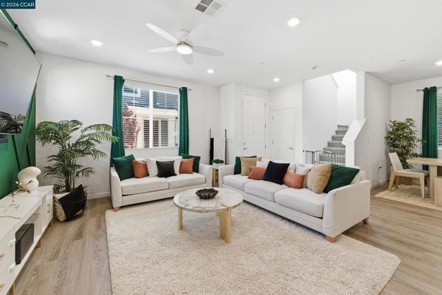 5 Brookdale Court, Pittsburg, CA 94565