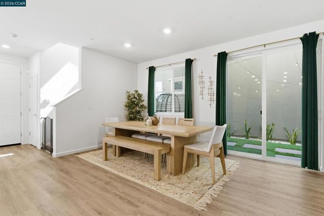 5 Brookdale Court, Pittsburg, CA 94565