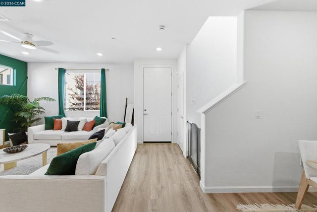 5 Brookdale Court, Pittsburg, CA 94565