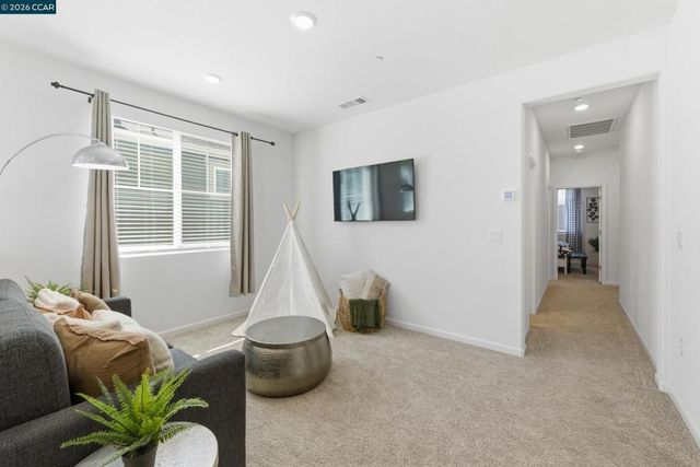 5 Brookdale Court, Pittsburg, CA 94565