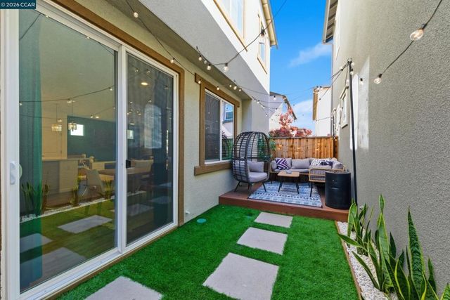 5 Brookdale Court, Pittsburg, CA 94565