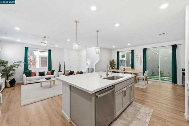 5 Brookdale Court, Pittsburg, CA 94565