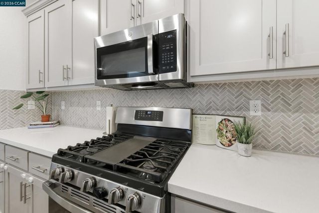 5 Brookdale Court, Pittsburg, CA 94565