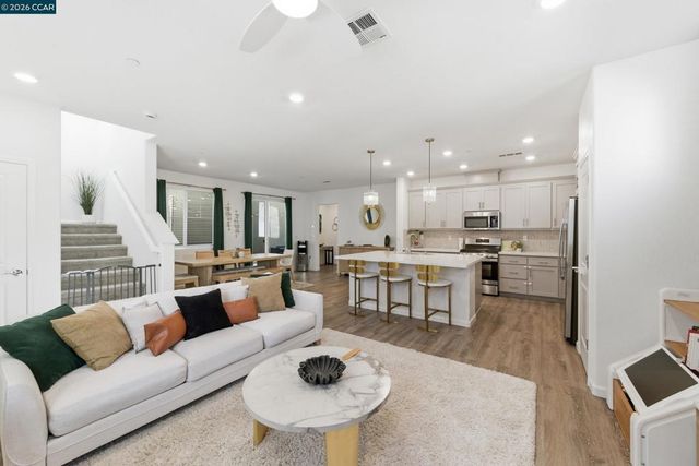 5 Brookdale Court, Pittsburg, CA 94565