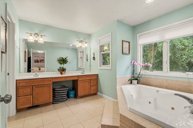 60887 Valley View Boulevard, Mattawan, MI 49071