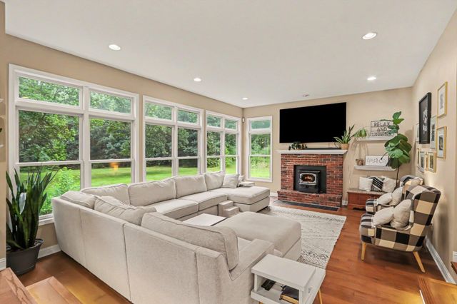 60887 Valley View Boulevard, Mattawan, MI 49071