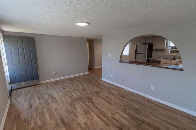 6007 N VICKIE DR, Columbia, MO 65202