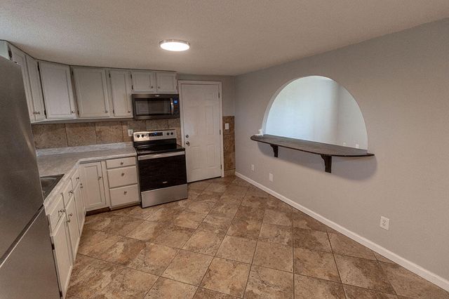 6007 N VICKIE DR, Columbia, MO 65202