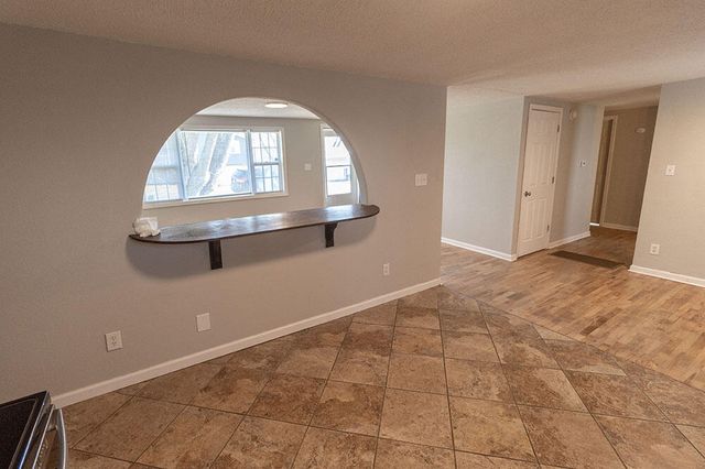 6007 N VICKIE DR, Columbia, MO 65202