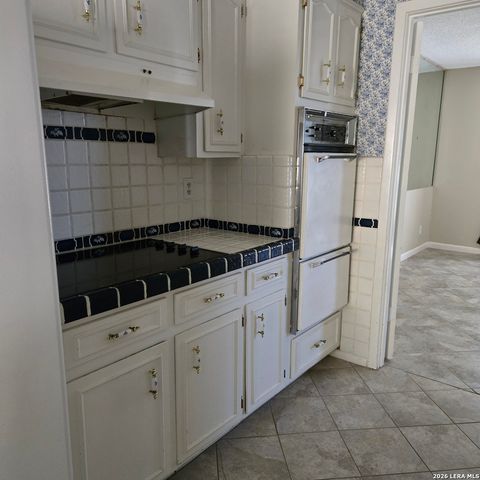 6331 mary jamison, Leon Valley, TX 78238