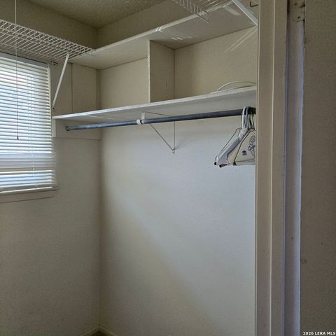 6331 mary jamison, Leon Valley, TX 78238