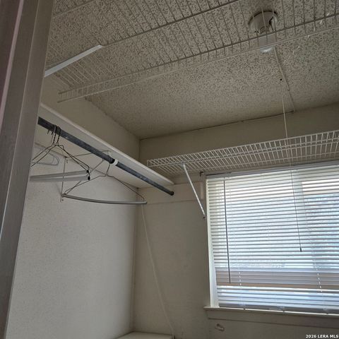 6331 mary jamison, Leon Valley, TX 78238