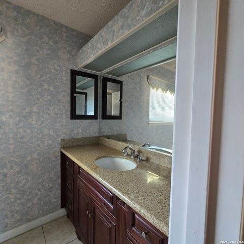 6331 mary jamison, Leon Valley, TX 78238