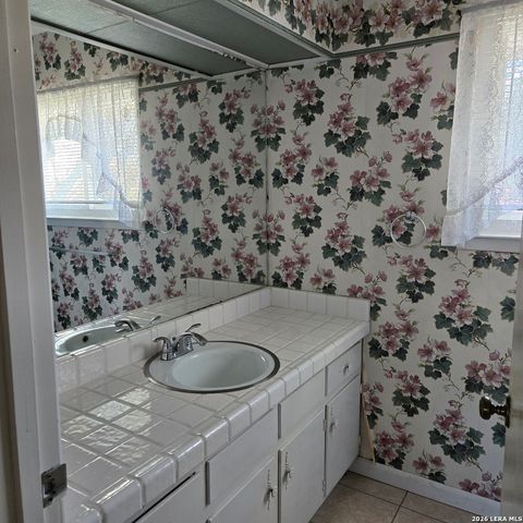 6331 mary jamison, Leon Valley, TX 78238