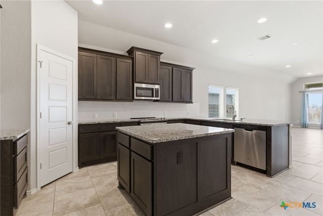 2940 Coral Way, Seguin, TX 78155