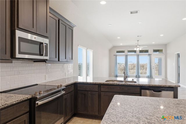 2940 Coral Way, Seguin, TX 78155