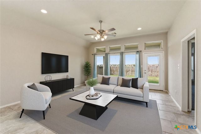 2940 Coral Way, Seguin, TX 78155