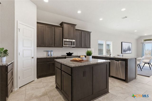 2940 Coral Way, Seguin, TX 78155
