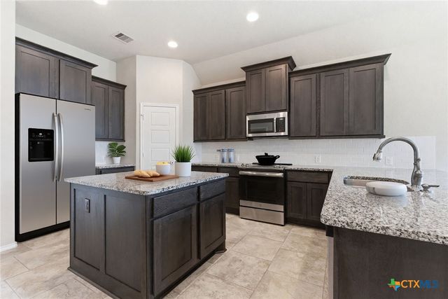 2940 Coral Way, Seguin, TX 78155
