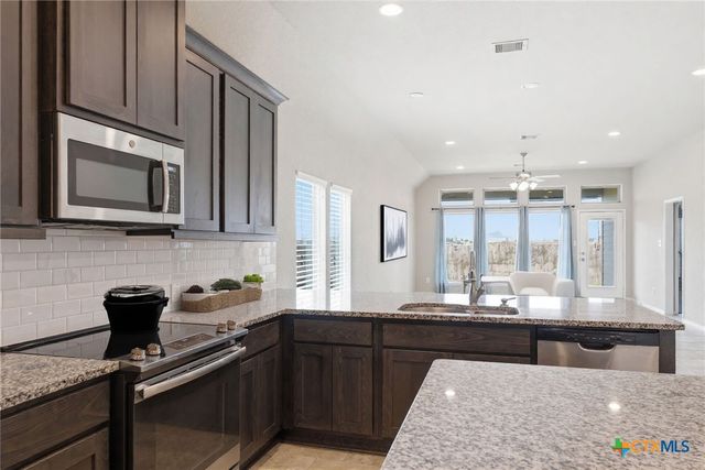 2940 Coral Way, Seguin, TX 78155