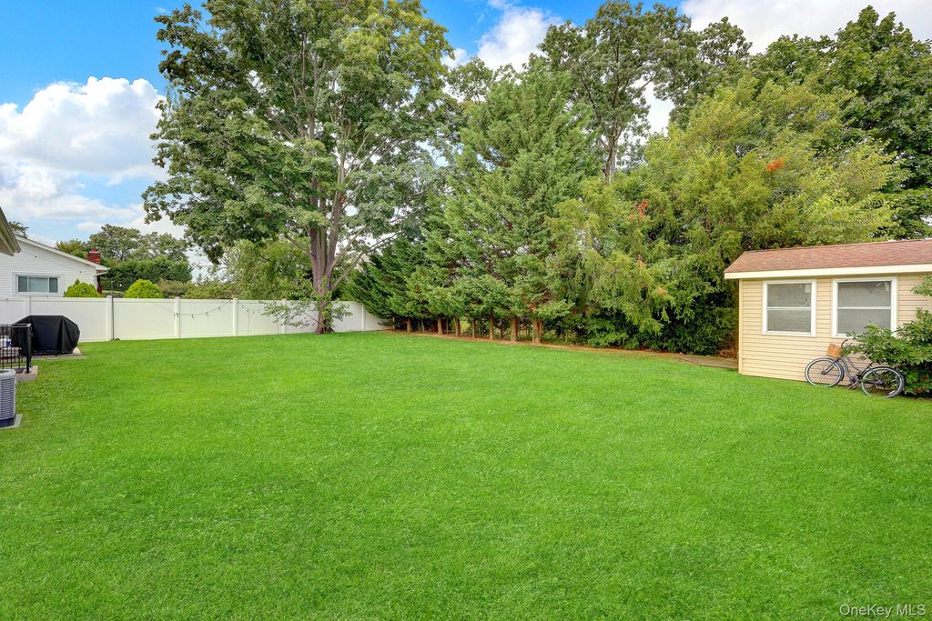 43 Manhattan Avenue, West Babylon, NY 11704 — photo 3