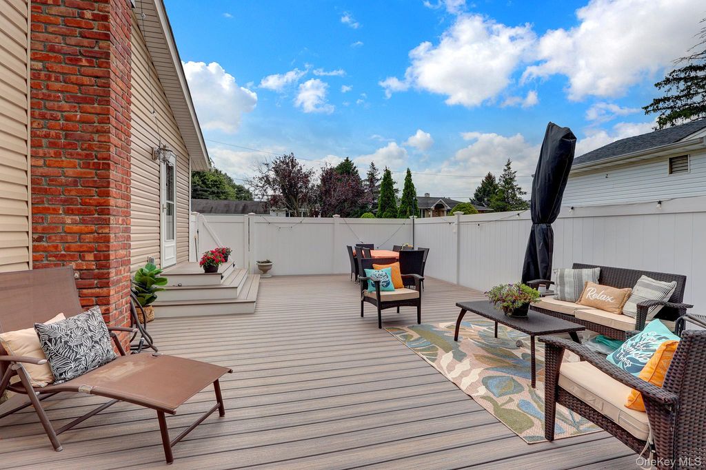 43 Manhattan Avenue, West Babylon, NY 11704 — photo 4