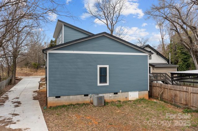 913 Wilson W Lee Boulevard, Statesville, NC 28677