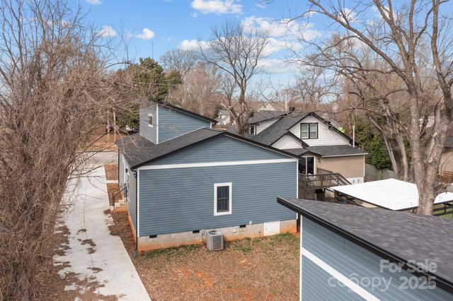 913 Wilson W Lee Boulevard, Statesville, NC 28677