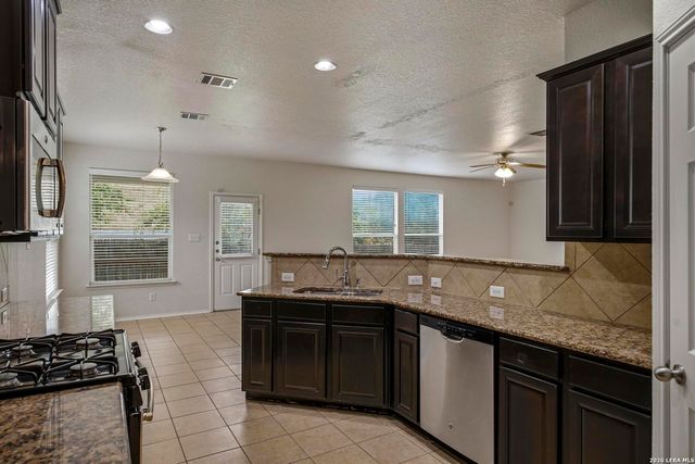 7023 Plains Way, San Antonio, TX 78253