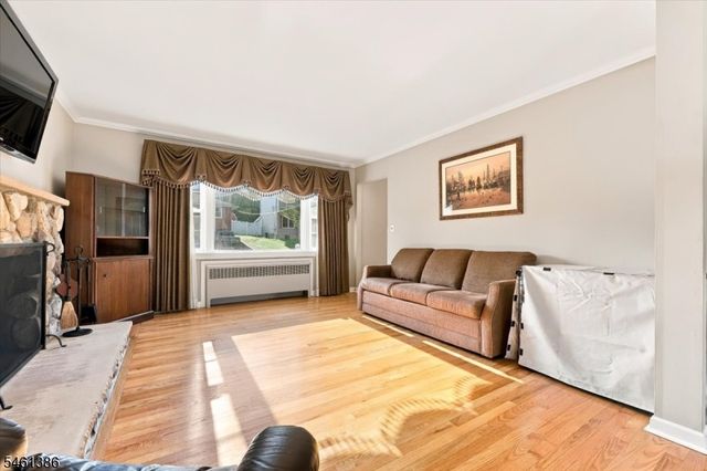 161 Manchester Ave, North Haledon Boro, NJ 07508