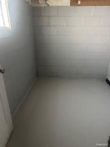 15067 Sumner, Redford, MI 48239