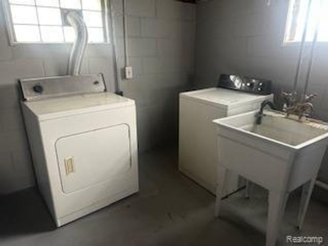 15067 Sumner, Redford, MI 48239