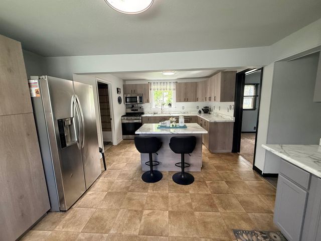 1418 11TH AVE NW, Minot, ND 58703