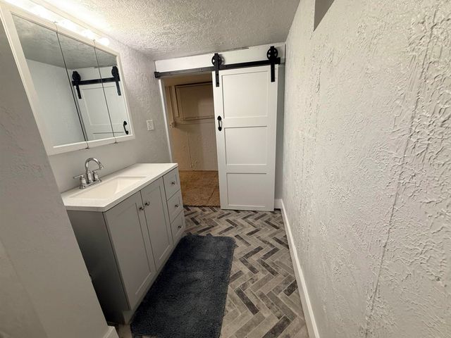 1418 11TH AVE NW, Minot, ND 58703