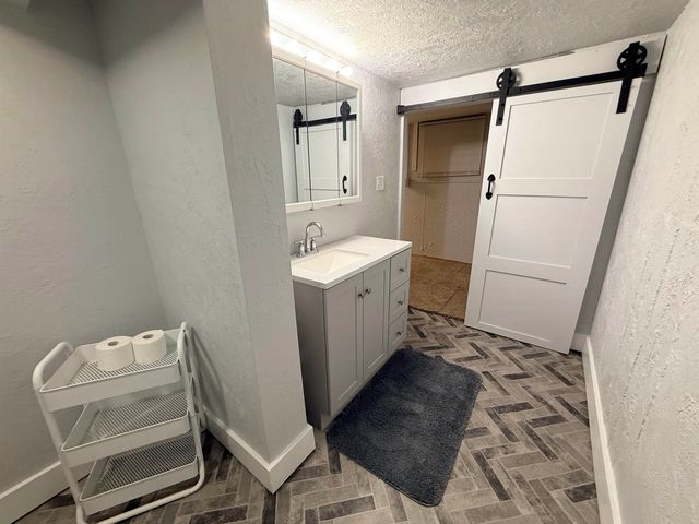 1418 11TH AVE NW, Minot, ND 58703